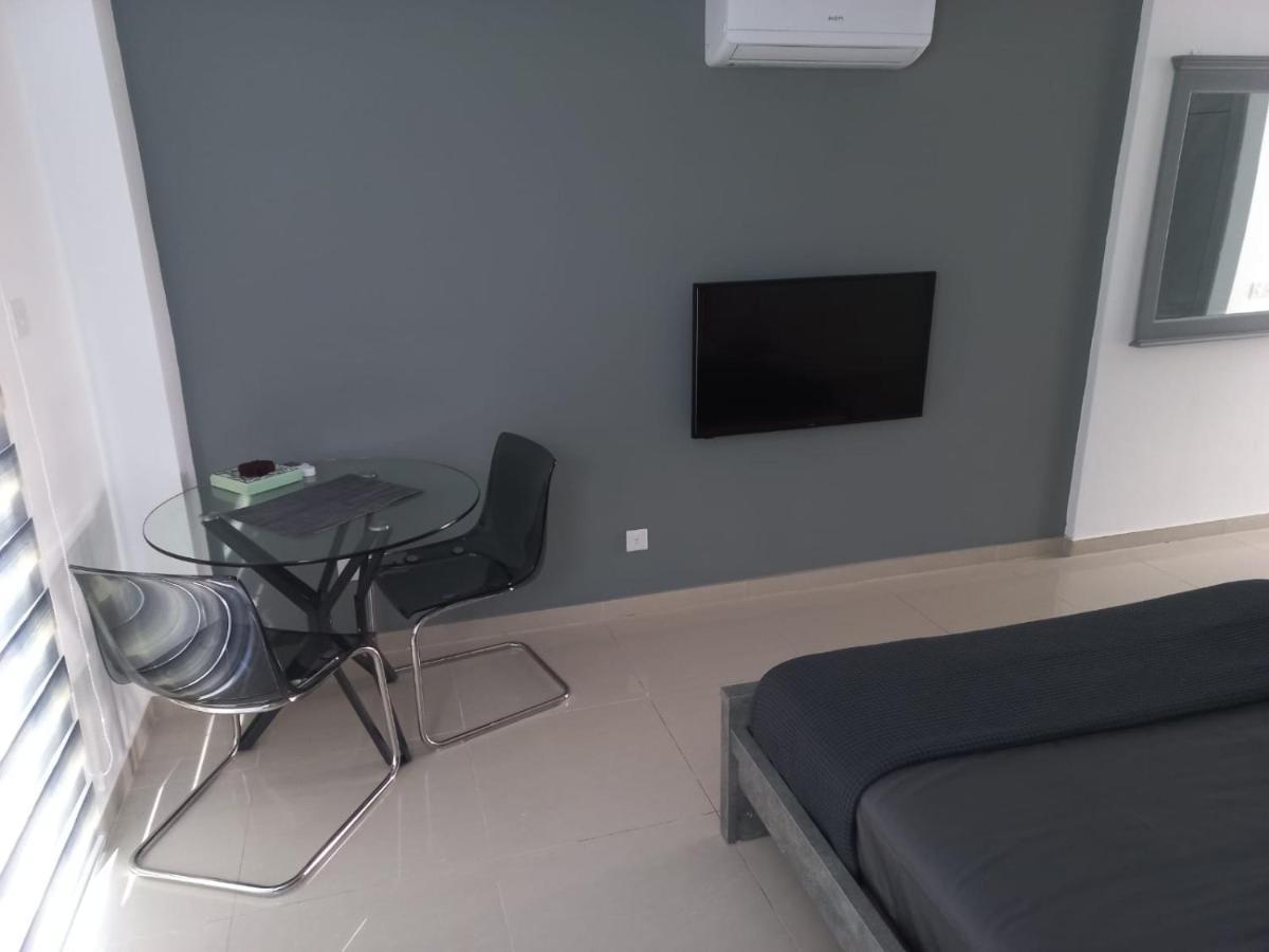 Modern Studio Apartment Armonia Court Paralimni Exteriér fotografie