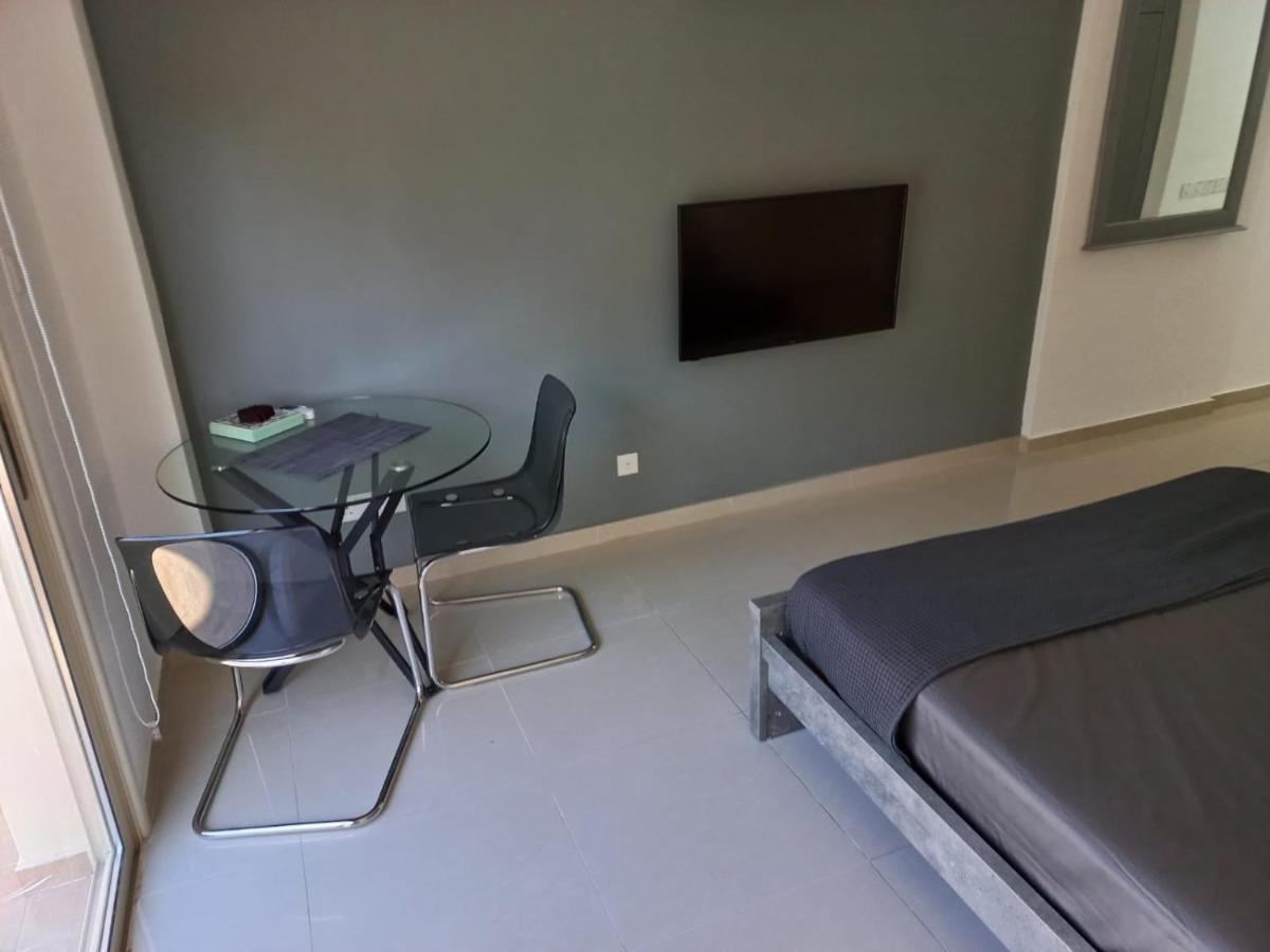 Modern Studio Apartment Armonia Court Paralimni Exteriér fotografie