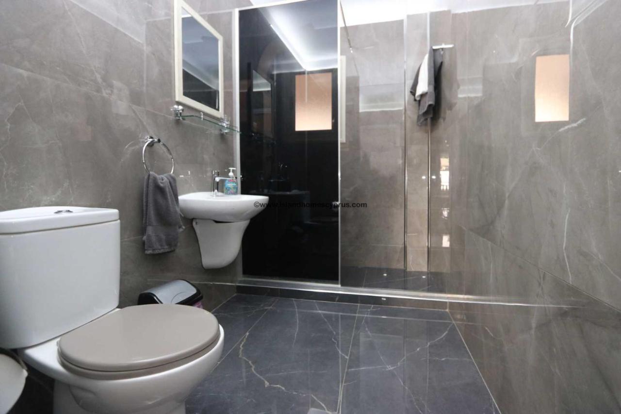 Modern Studio Apartment Armonia Court Paralimni Exteriér fotografie